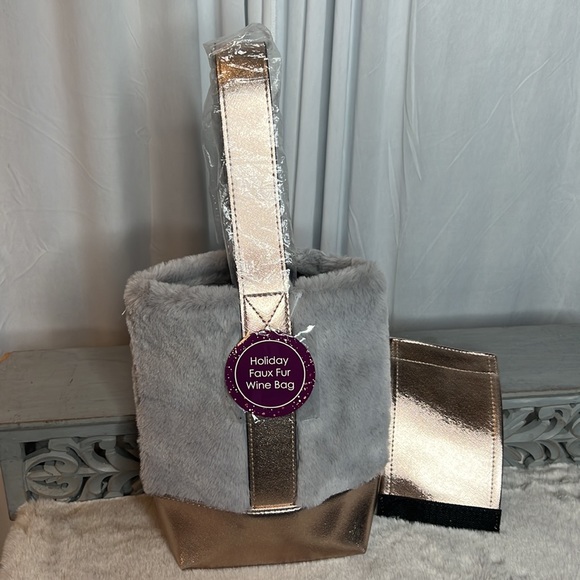 Holiday Faux Fur Wine Bag - Picture 2 of 8